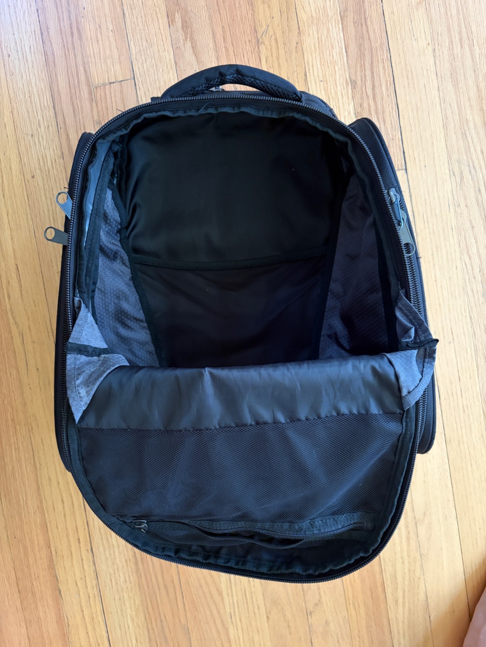 HYLETE Icon Expandable Backpack - Picture 4 of 5